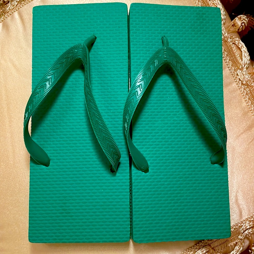 NBW GREEN RUBBER FLIP FLOPS - Picture 2 of 10